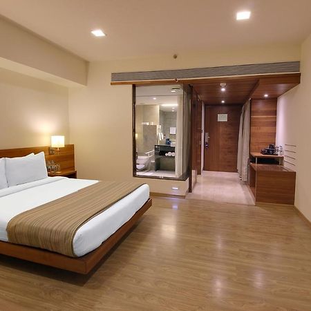 Temple Tree Hotel Shirdi Exterior foto