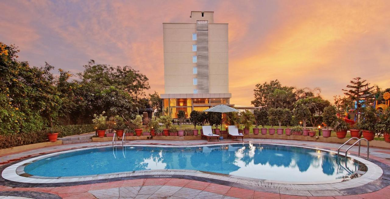 Temple Tree Hotel Shirdi Exterior foto