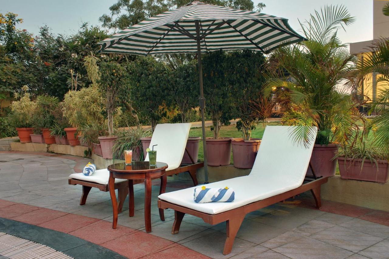 Temple Tree Hotel Shirdi Exterior foto