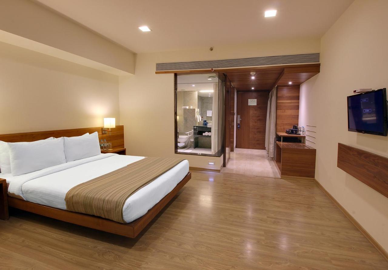 Temple Tree Hotel Shirdi Exterior foto