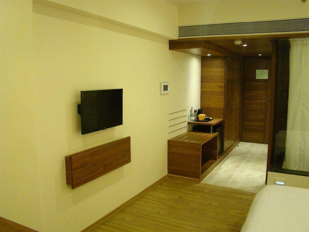 Temple Tree Hotel Shirdi Exterior foto