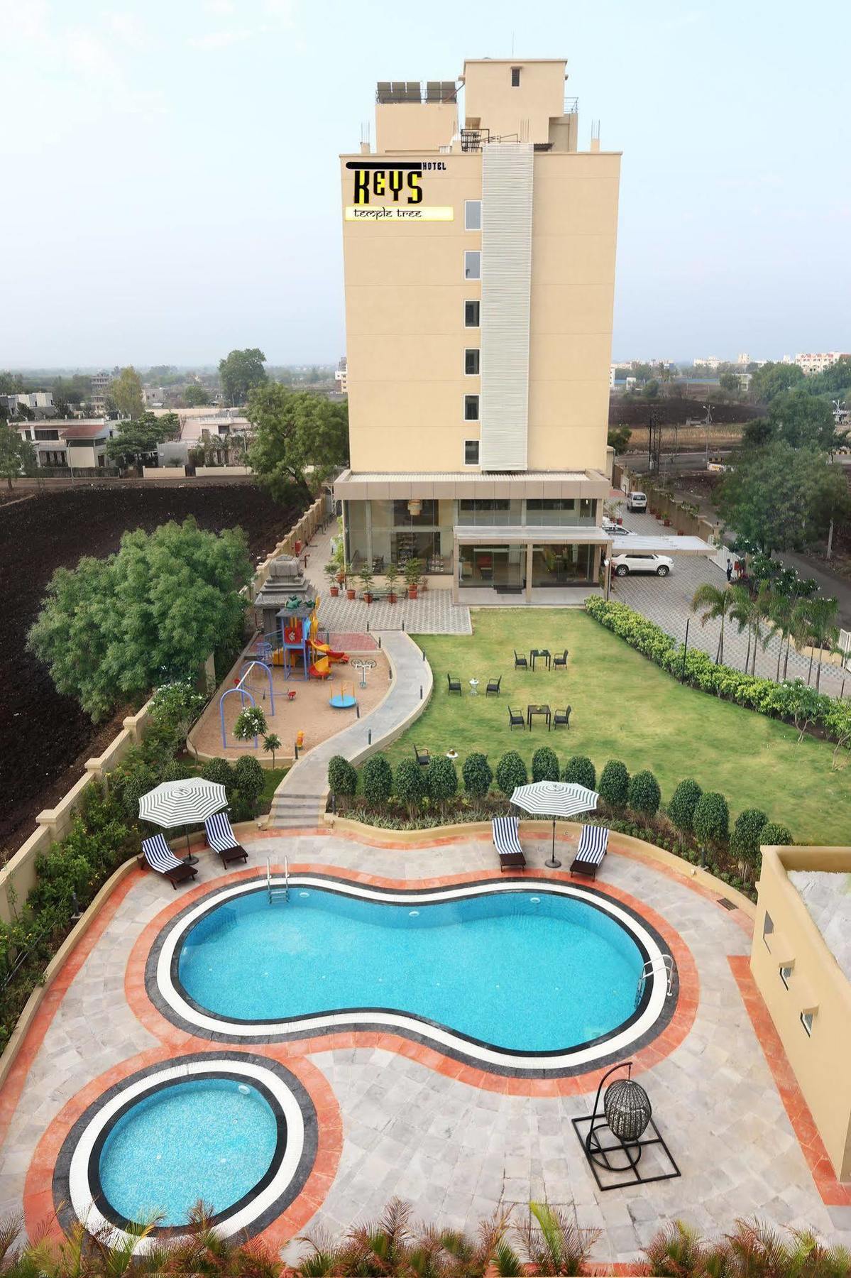 Temple Tree Hotel Shirdi Exterior foto